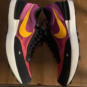 Nike Grade School Waffle Ones, Sz 6.5Y Magenta/Orange/Black